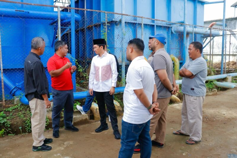 Bupati Aceh Barat Tinjau WTP 2, Pastikan Suplai Air Bersih Meningkat. Foto: Ist